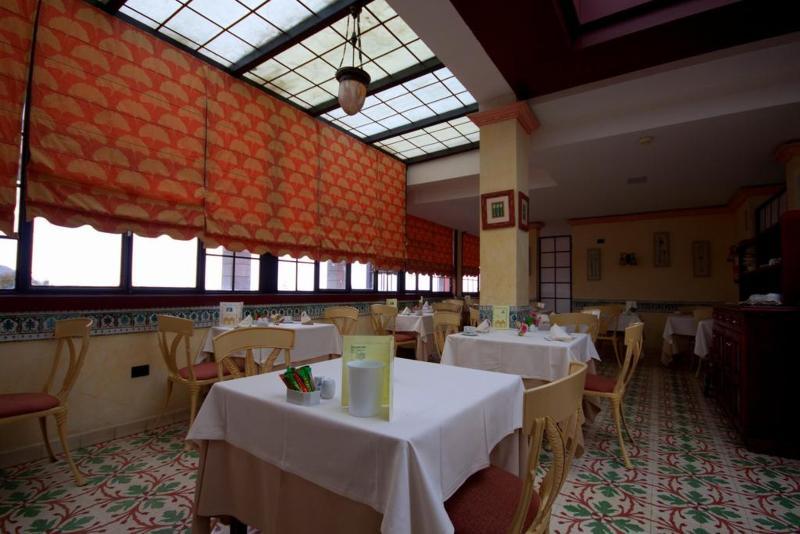 Hotel Reveron Plaza لوس كريستيانوس المظهر الخارجي الصورة