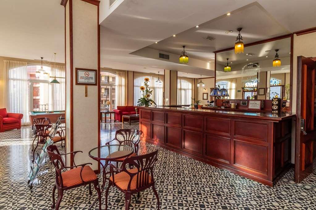 Hotel Reveron Plaza لوس كريستيانوس المظهر الداخلي الصورة