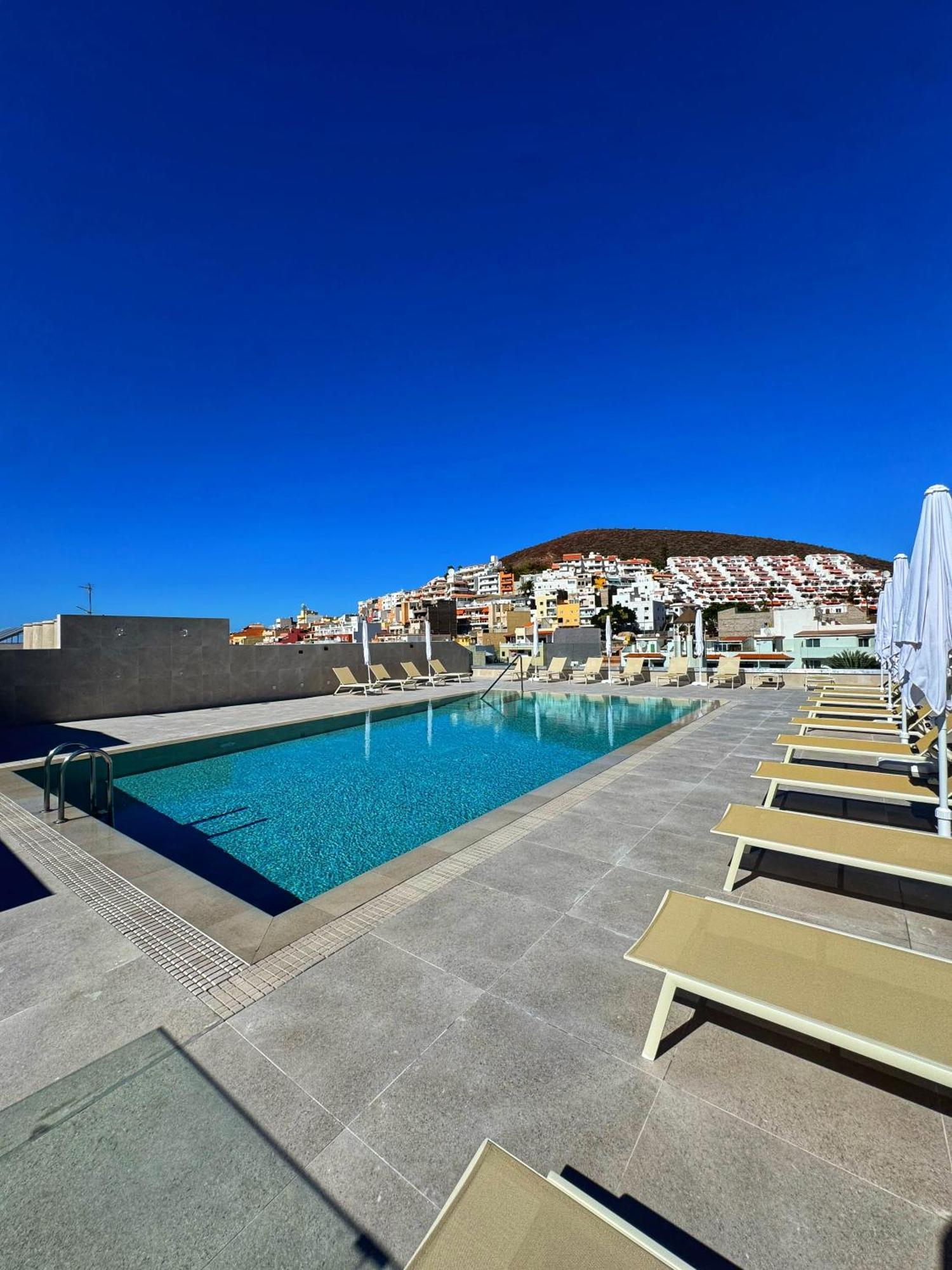 Hotel Reveron Plaza لوس كريستيانوس المظهر الخارجي الصورة