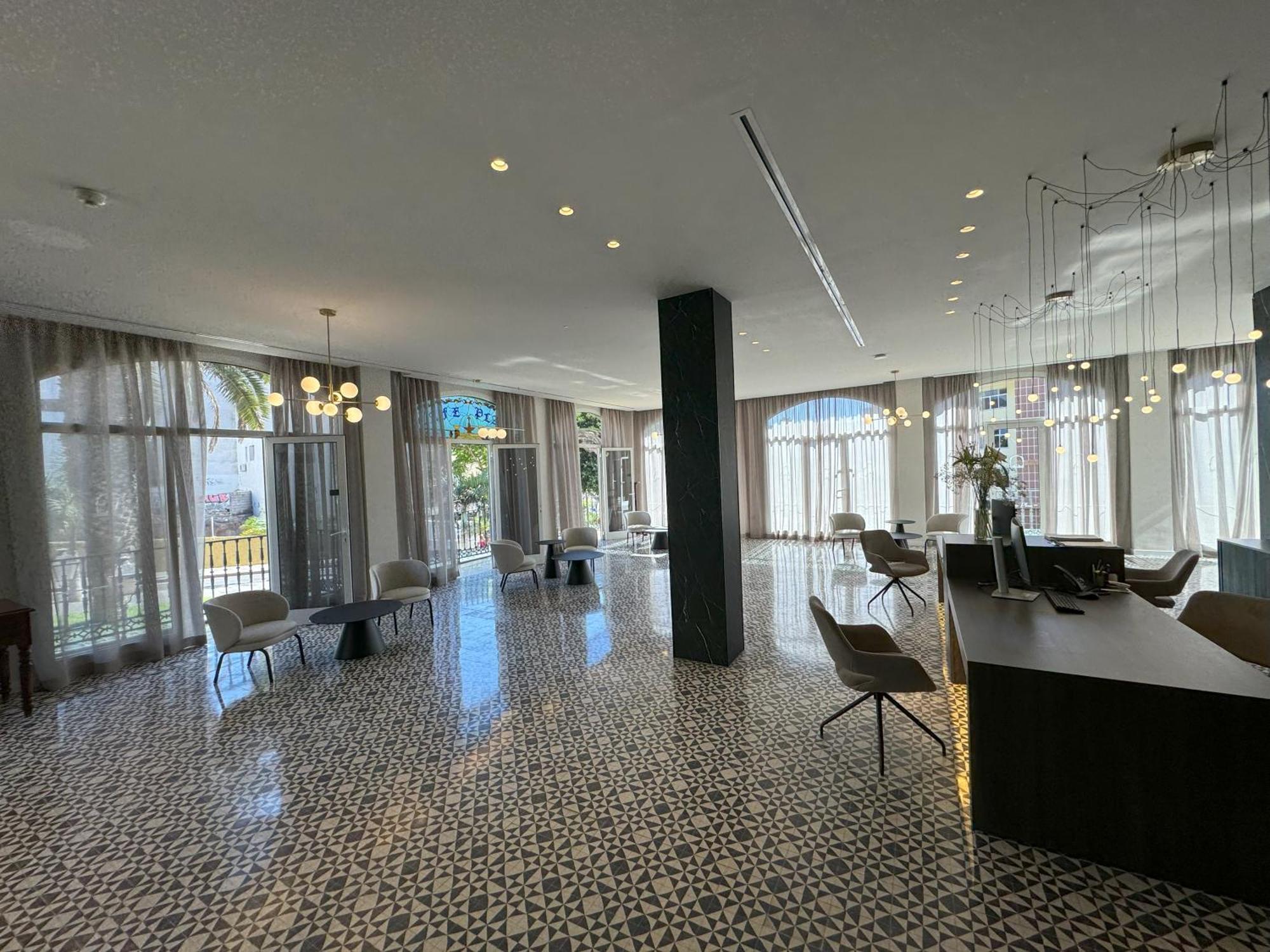 Hotel Reveron Plaza لوس كريستيانوس المظهر الخارجي الصورة