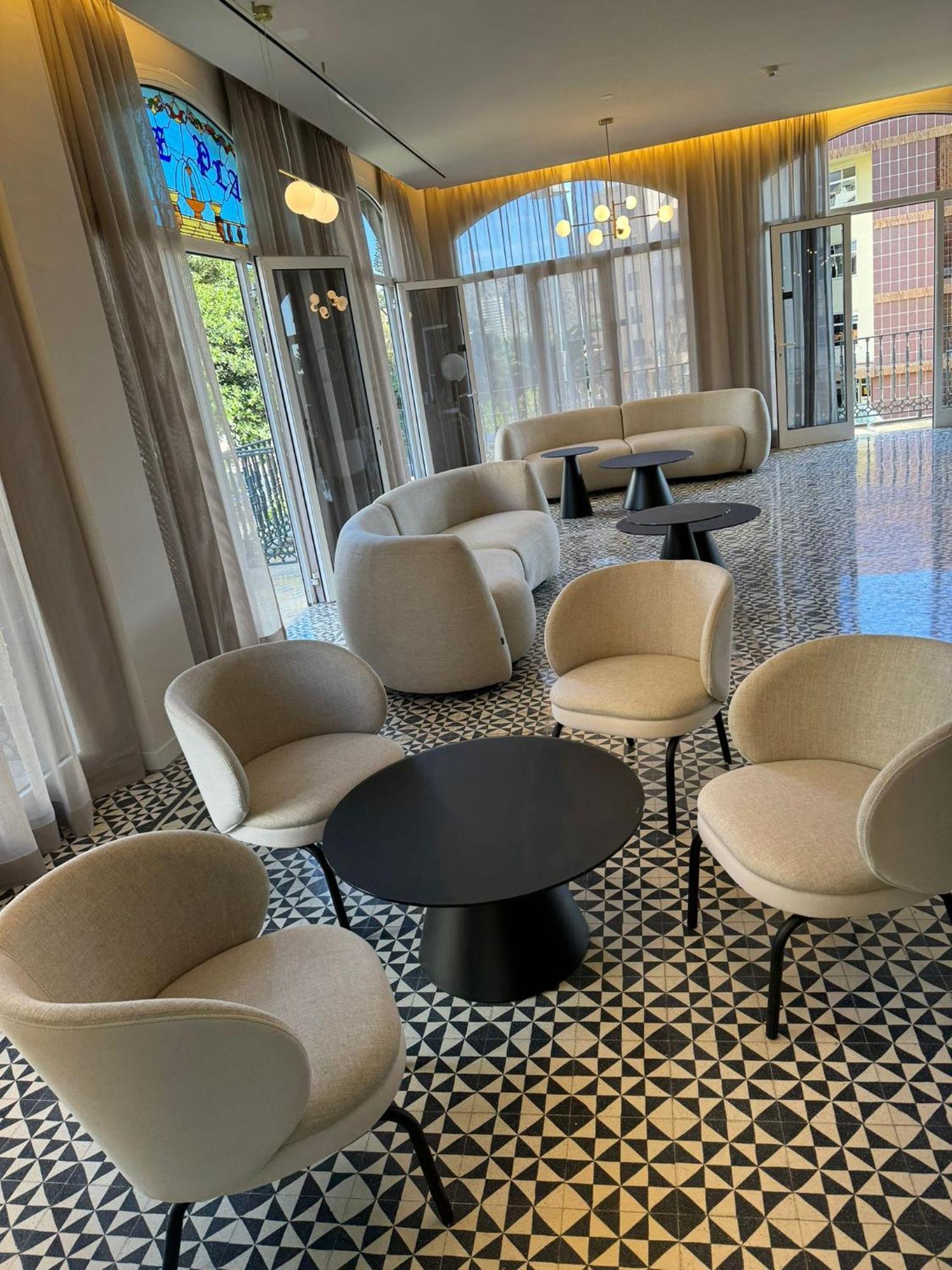 Hotel Reveron Plaza لوس كريستيانوس المظهر الخارجي الصورة