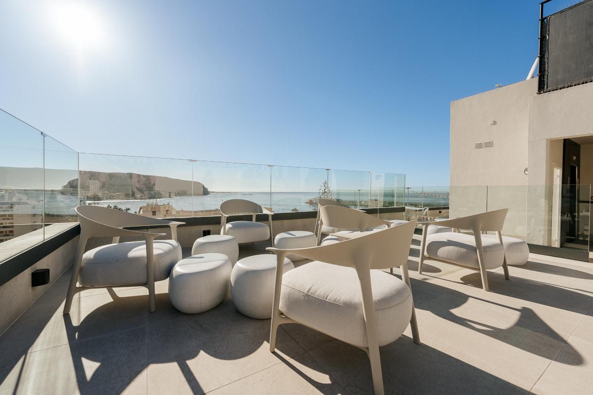 Hotel Reveron Plaza لوس كريستيانوس المظهر الخارجي الصورة